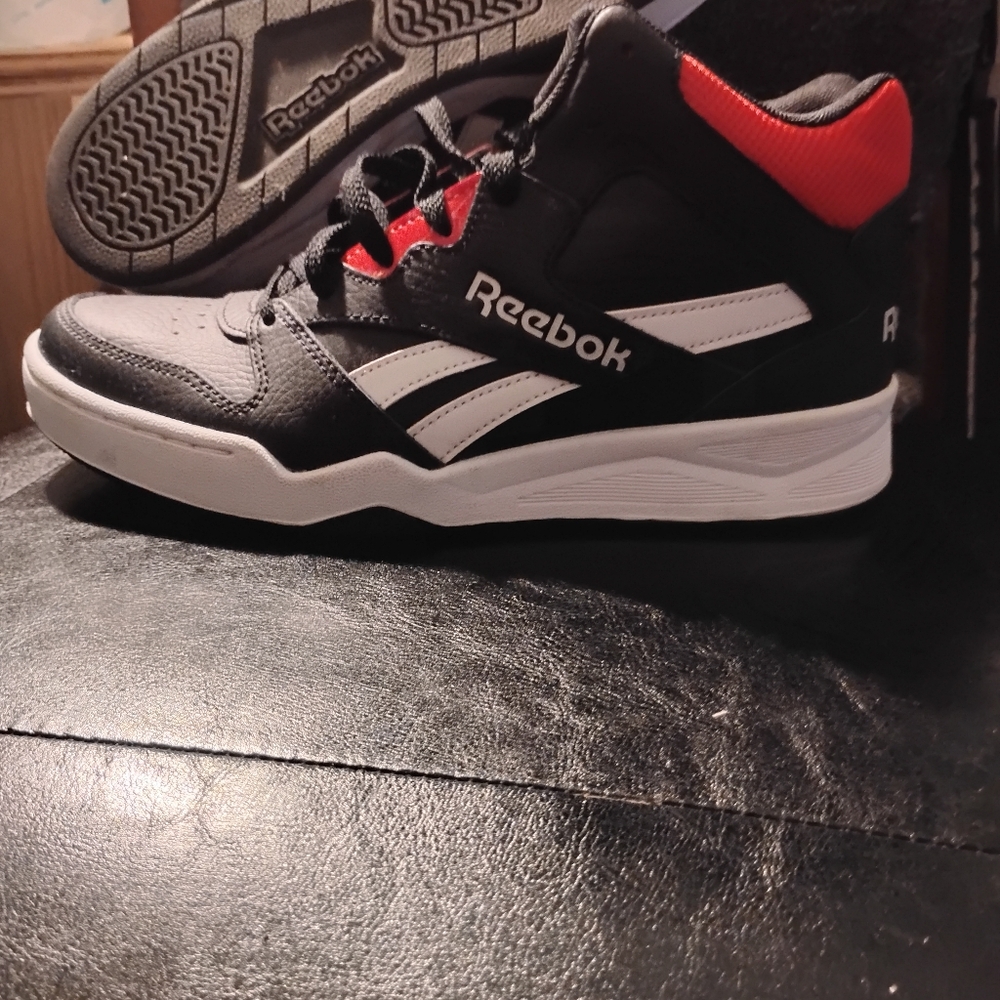 Reebok Men'sBB4500 Slip Resistant Work Shoes Black/Red Sze 7 Excellent Condition